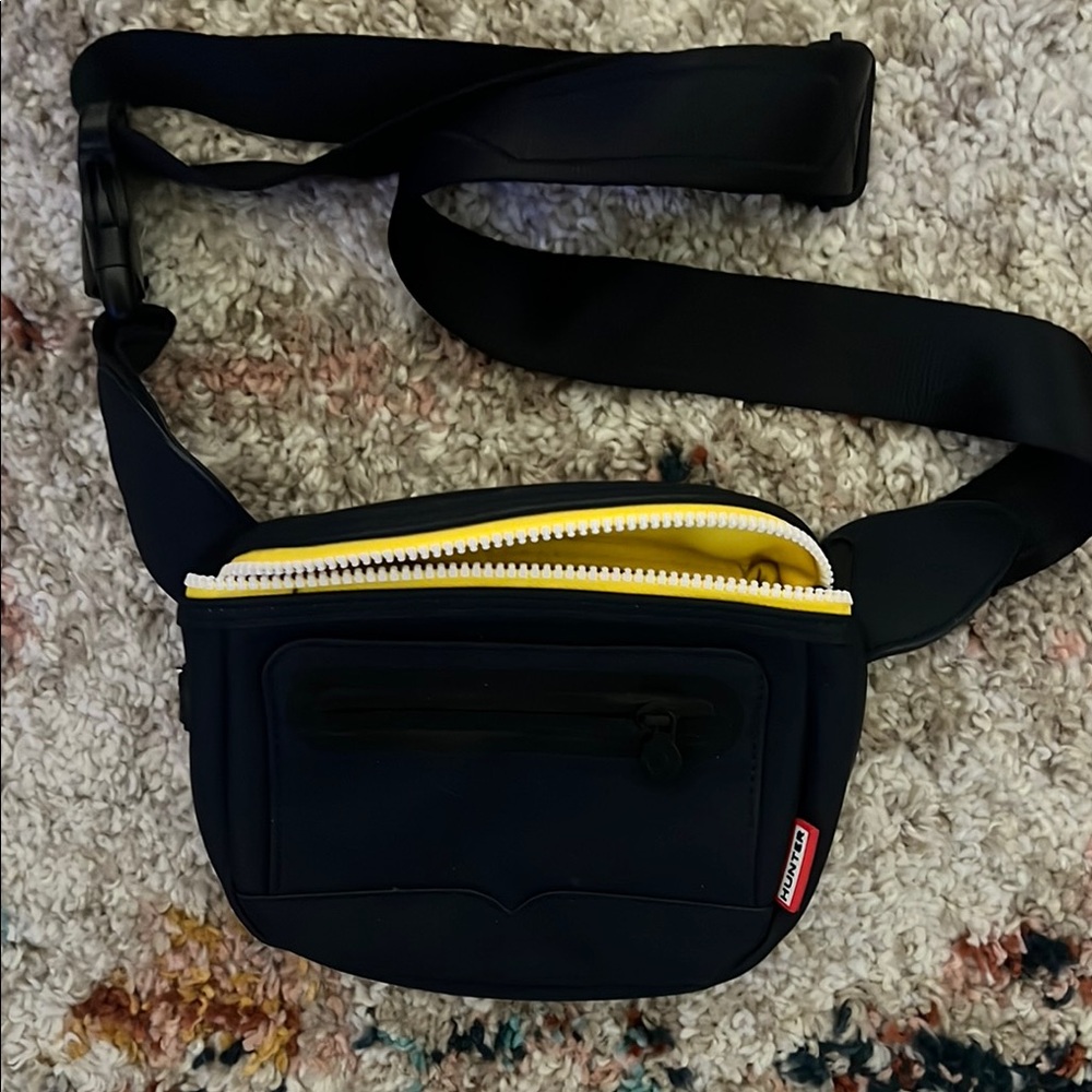 Hunter Navy and Yellow Belt Bag Sporty Design